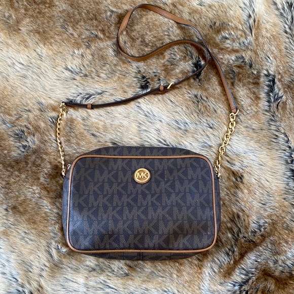 Michael Kors Handbags - Michael Kors Crossbody Purse